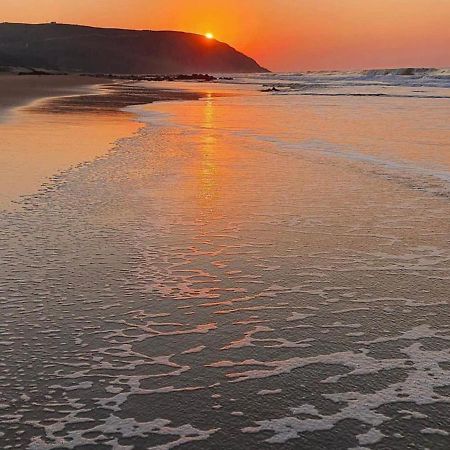 Linga Futhi Beach Cottages Port Saint Johnʼs Екстериор снимка