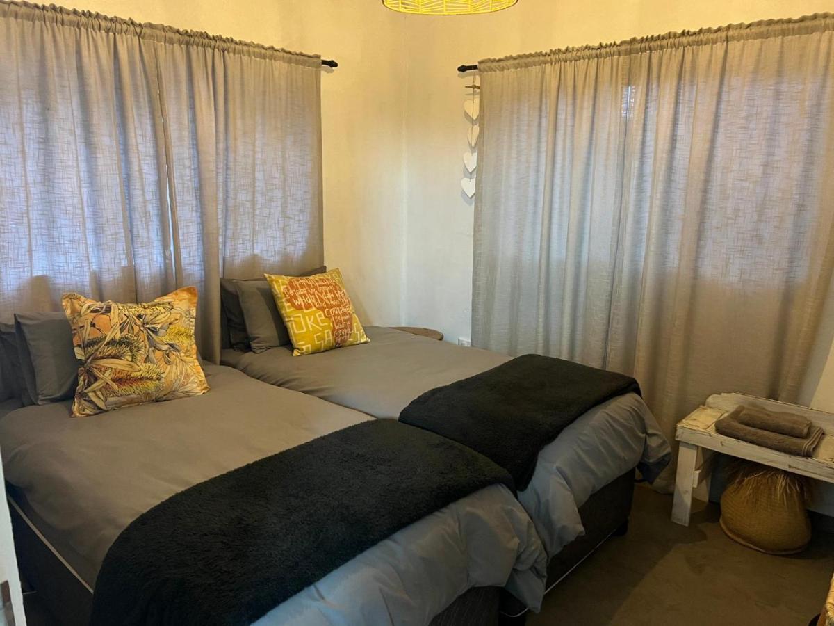 Linga Futhi Beach Cottages Port Saint Johnʼs Стая снимка